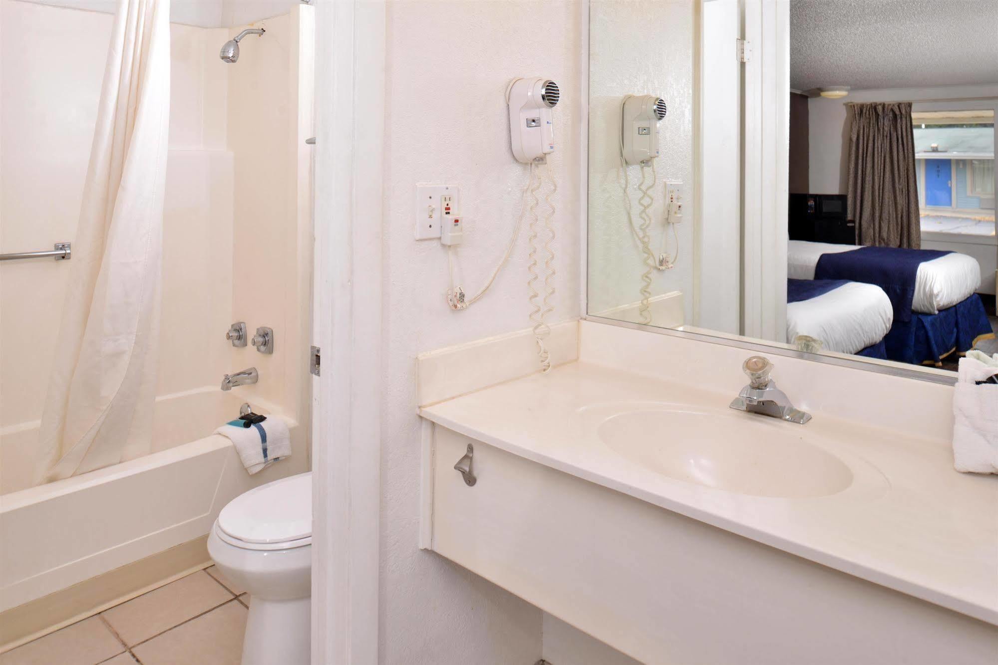 Americas Best Value Inn & Suites Jackson Kültér fotó